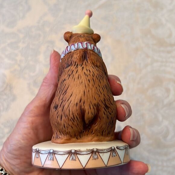 Vintage 1983 Wallace Berrie Circus Royale #9611 Bear with Dog EVC - Picture 8 of 12